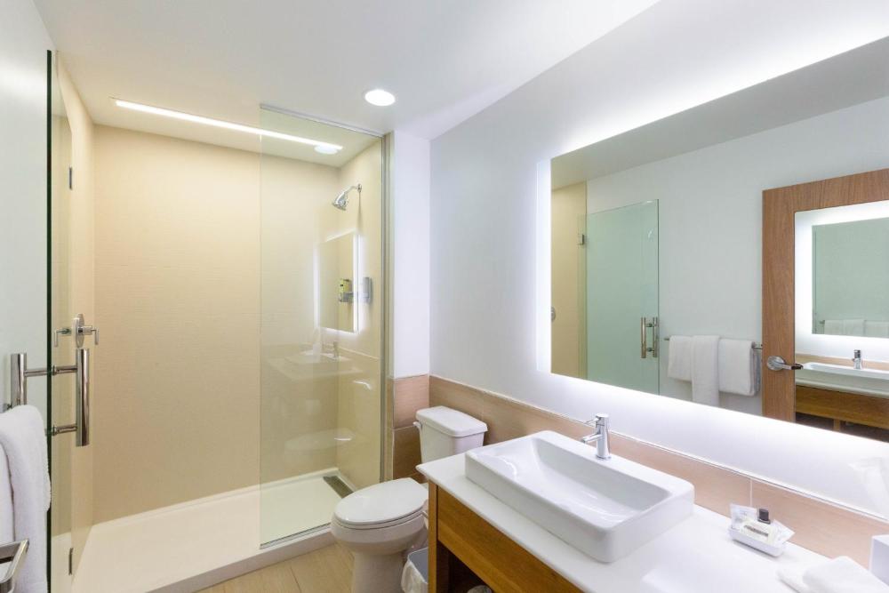 Single Room with Bathroom interior